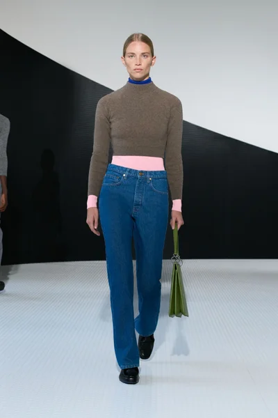 Look 30